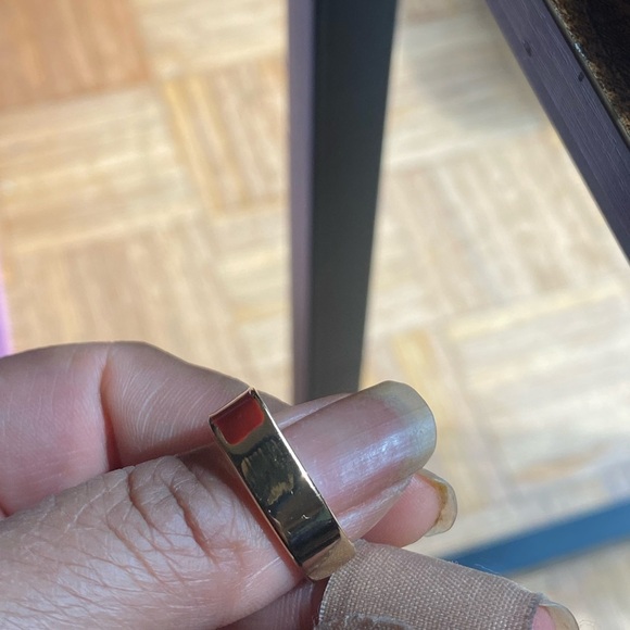 Elegant Red and Gold Band Ring - Picture 4 of 6